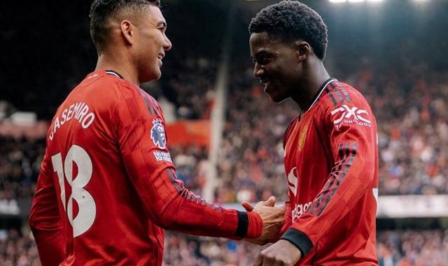 pg免费模拟器官网-合同仅剩3个月 曼联愿续约34岁胖虎 球迷高喊“再踢1年”挽留|卡塞米罗|皇家马德里|阿莫林|梅努|谈判_新浪体育_新浪新闻