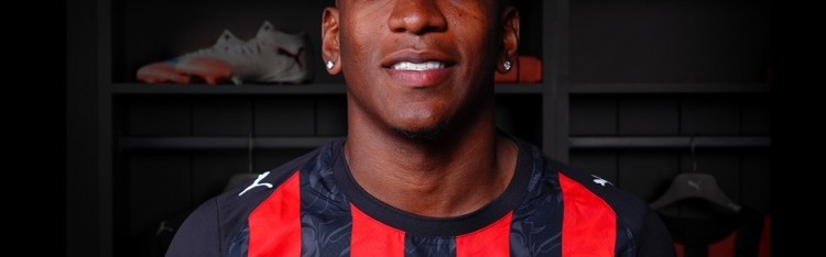 跟队记者：埃斯图皮尼安的身体状况良好，明天重新参与米兰合练