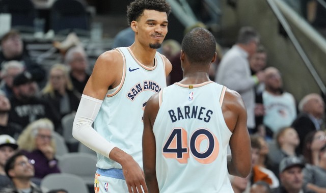 pg模拟器-文班亚马：哈里森·巴恩斯非常靠谱 他在场上总是无可挑剔